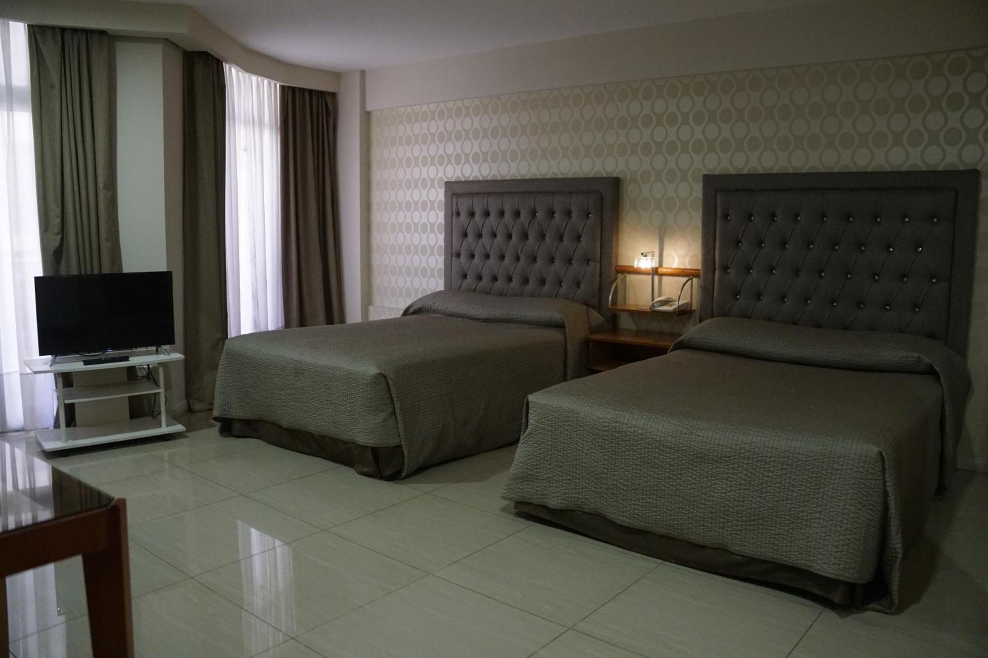 โรงแรมฮาวเวิร์ด จอห์นสัน โรซาริโอ ภายนอก รูปภาพ