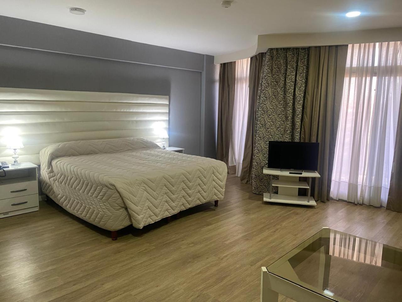 โรงแรมฮาวเวิร์ด จอห์นสัน โรซาริโอ ภายนอก รูปภาพ